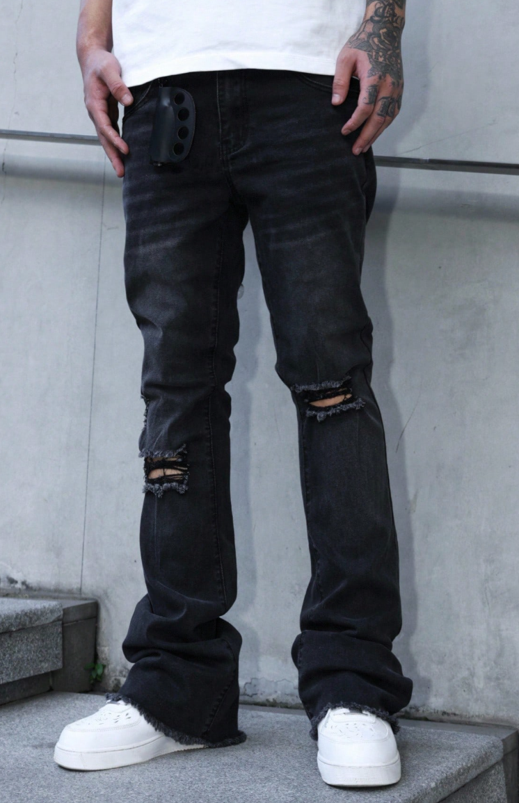 Quần Jeans Bootcut Đen Rách Gối