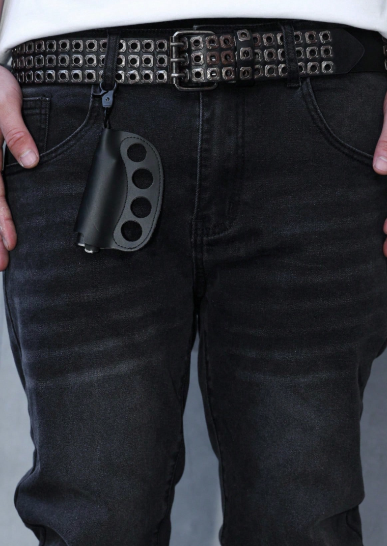 Quần Jeans Bootcut Đen Rách Gối