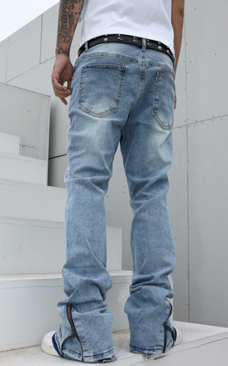 Quần Jeans Bootcut Xanh Nhạt Khóa Gấu