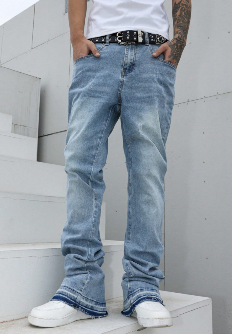 Quần Jeans Bootcut Xanh Nhạt Khóa Gấu