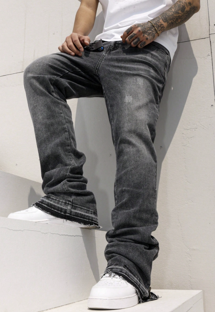 Quần Jeans Bootcut Xanh Nhạt Khóa Gấu