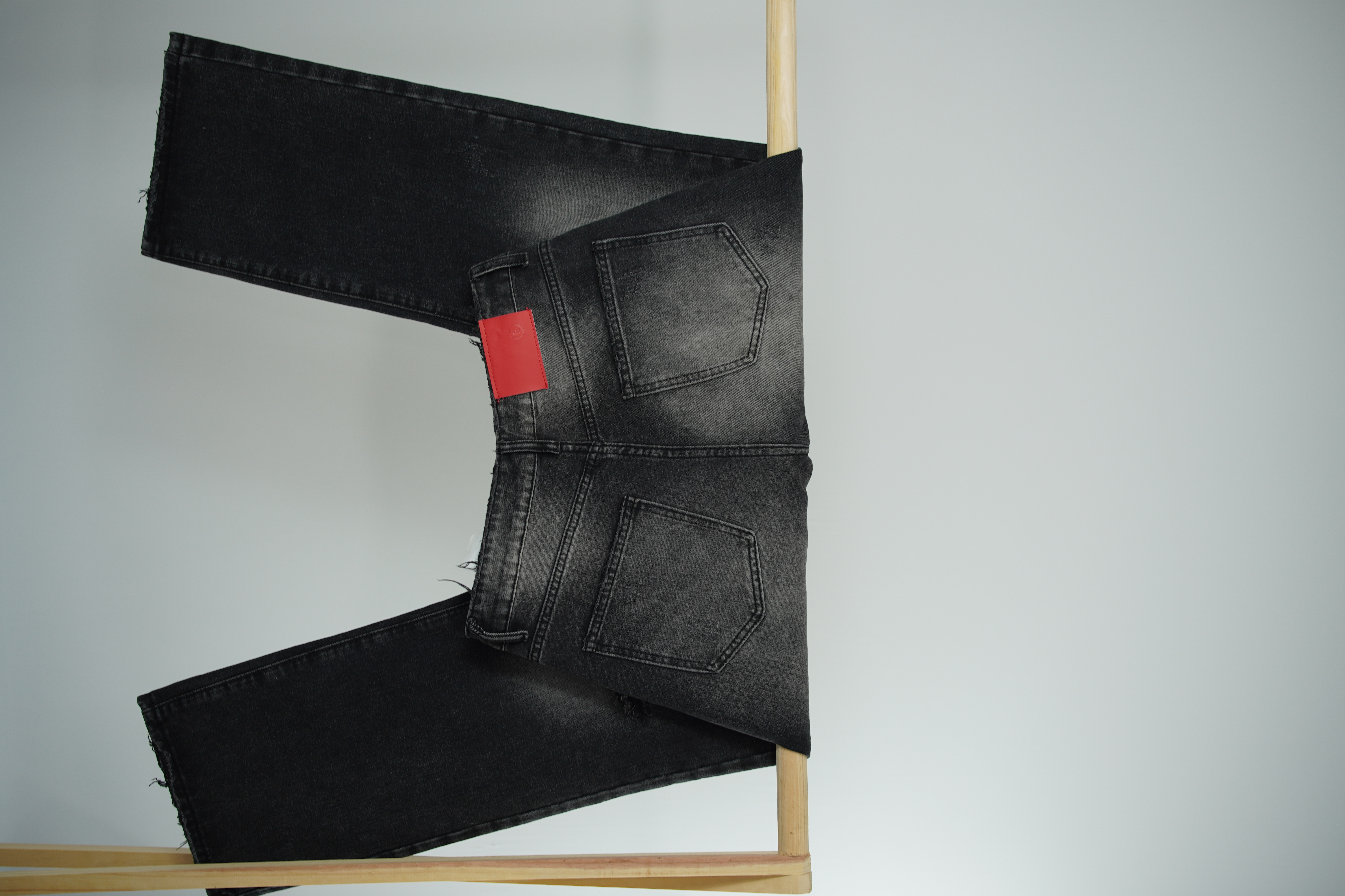 Quần Jeans Baggy Đen Wash Rách