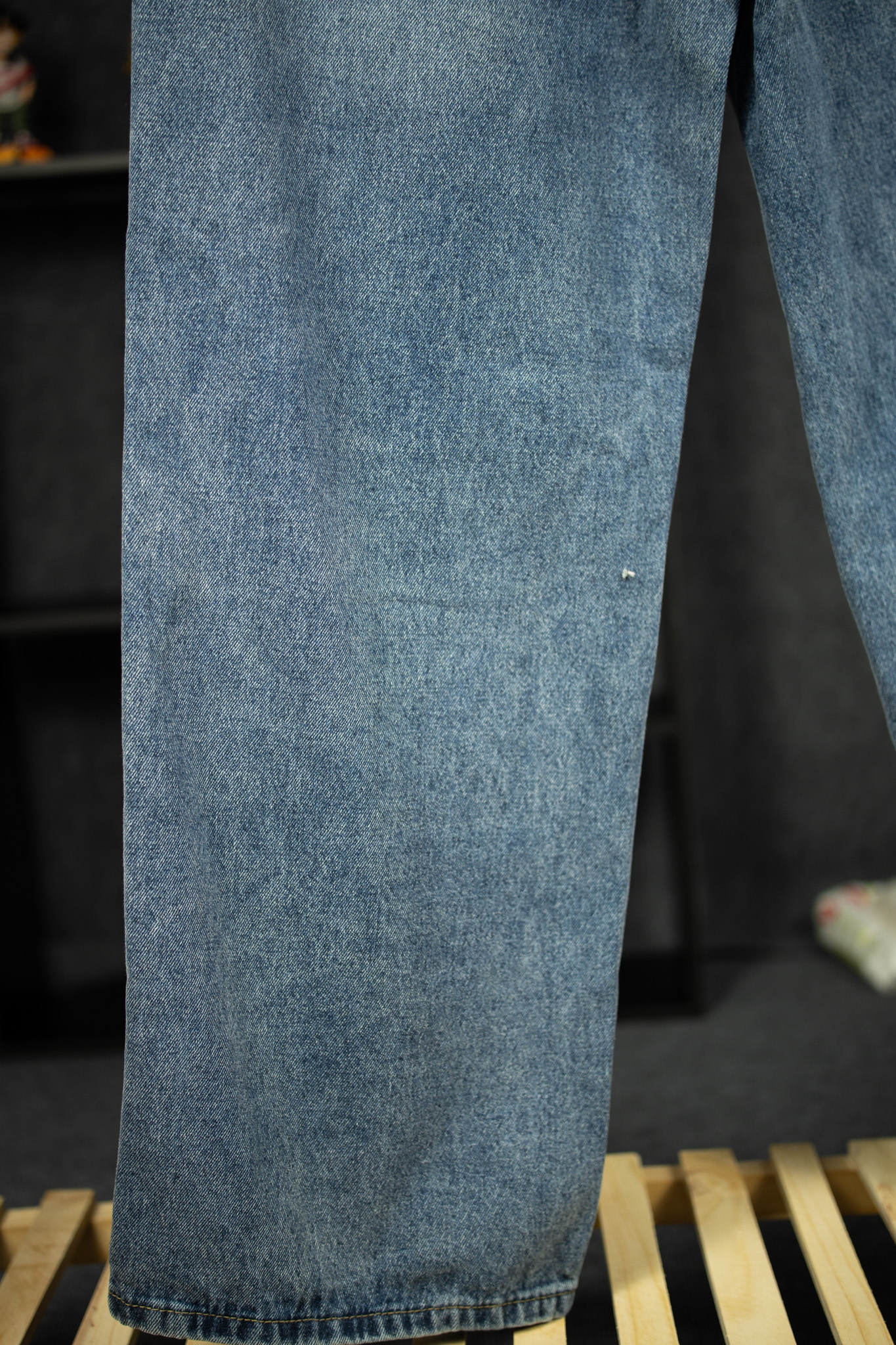 Quần Jeans Suông Xanh Trung Tính
